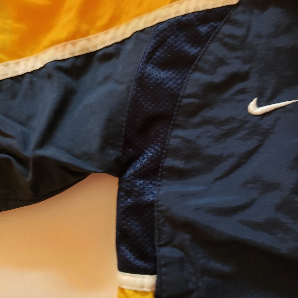 Vintage Nike NBA Baby Windbreaker Jacket - Picture 6 of 10